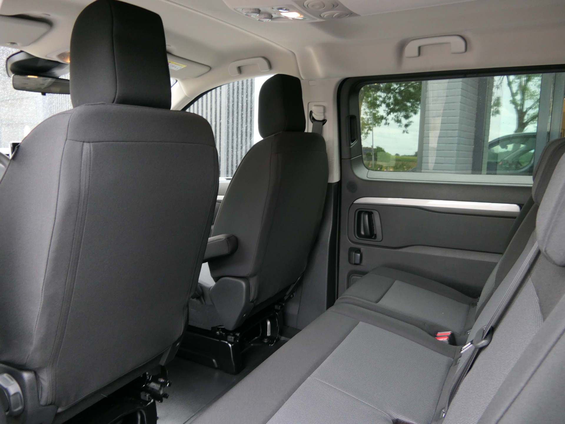 Hoofdafbeelding Peugeot e-Traveller