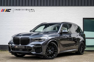 Hoofdafbeelding BMW X5 BMW X5 xDrive45e M-Sport 4-Wielsturing Individual B&W