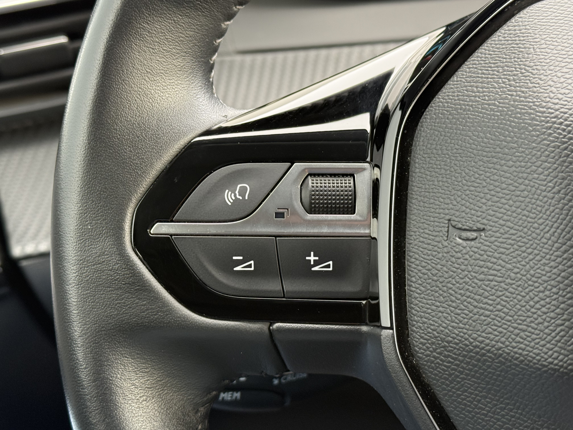 Hoofdafbeelding Peugeot e-208