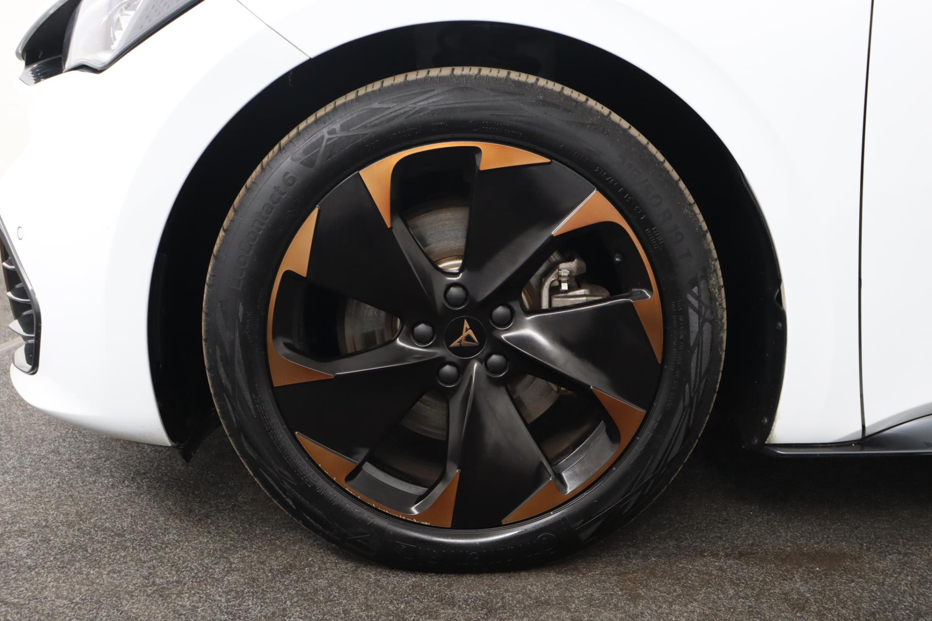 Hoofdafbeelding CUPRA Born