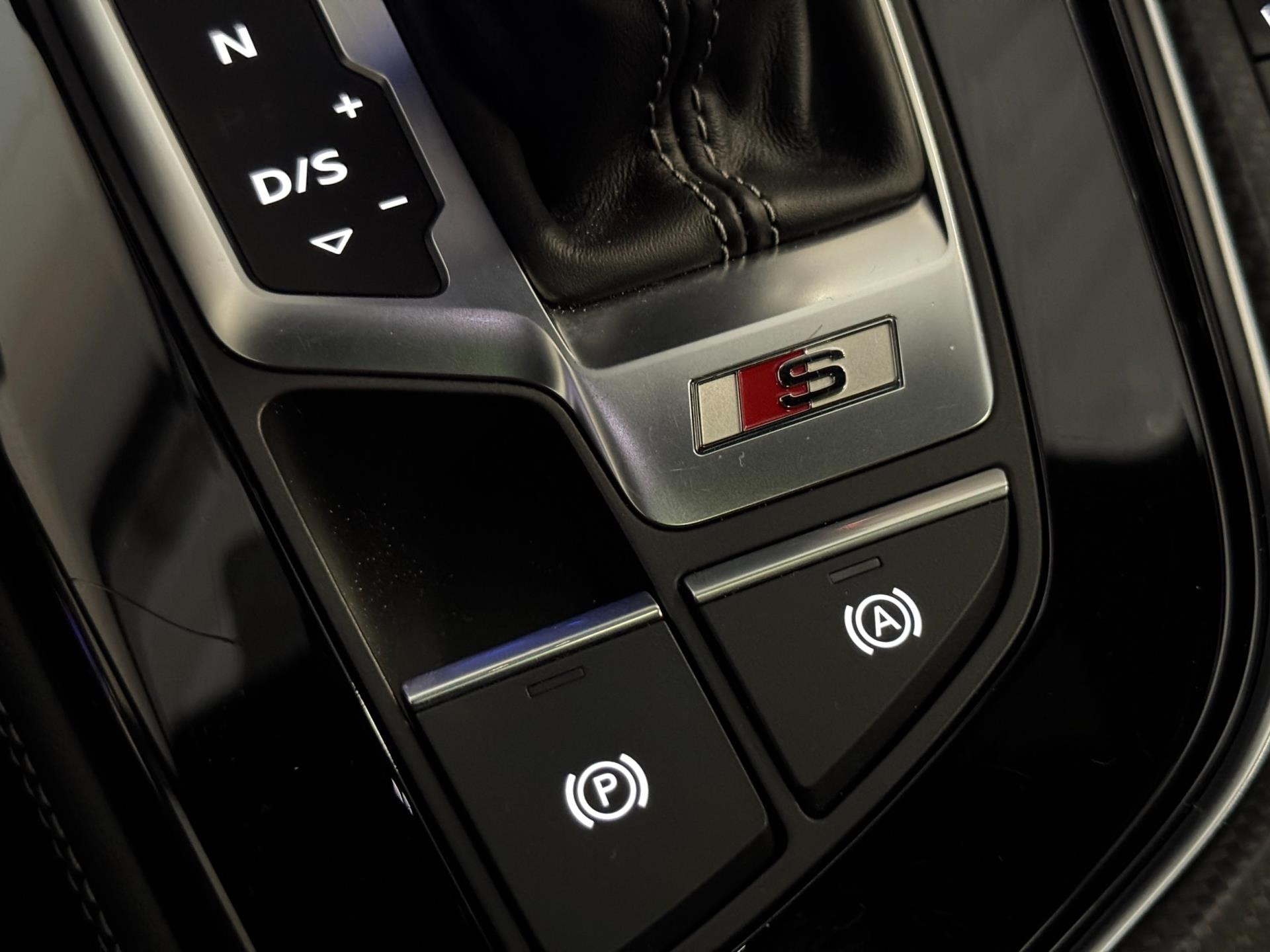 Hoofdafbeelding Audi S4