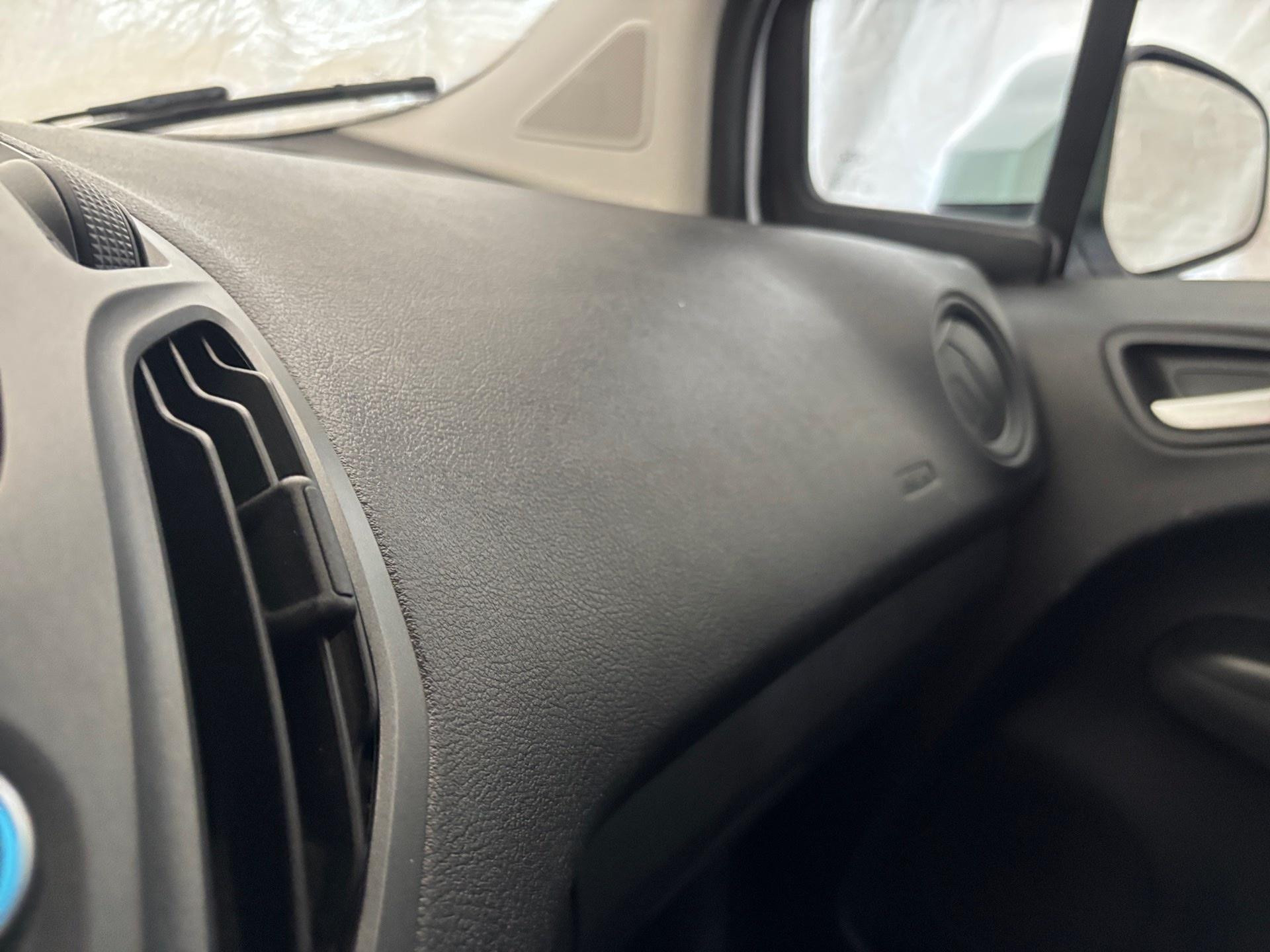 Ford-Transit Courier-image-8