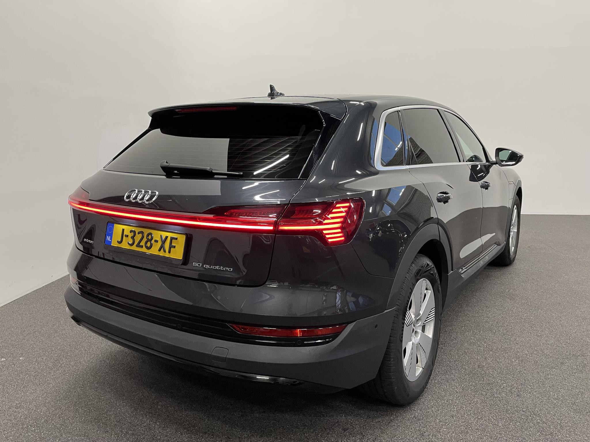 Hoofdafbeelding Audi e-tron