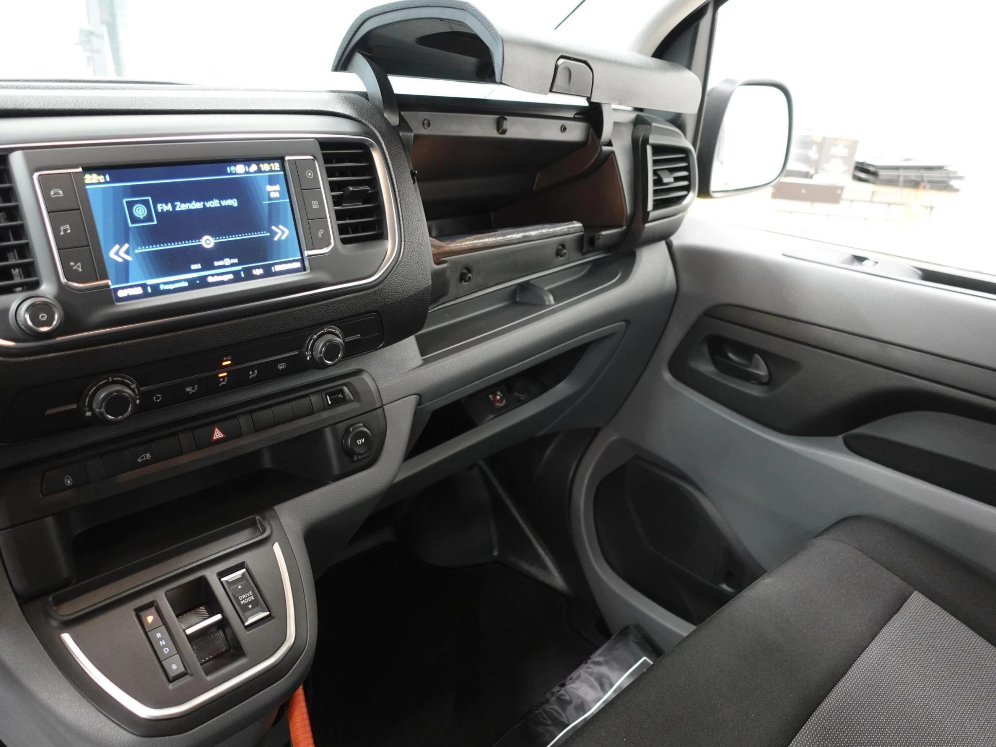 Hoofdafbeelding Peugeot e-Expert