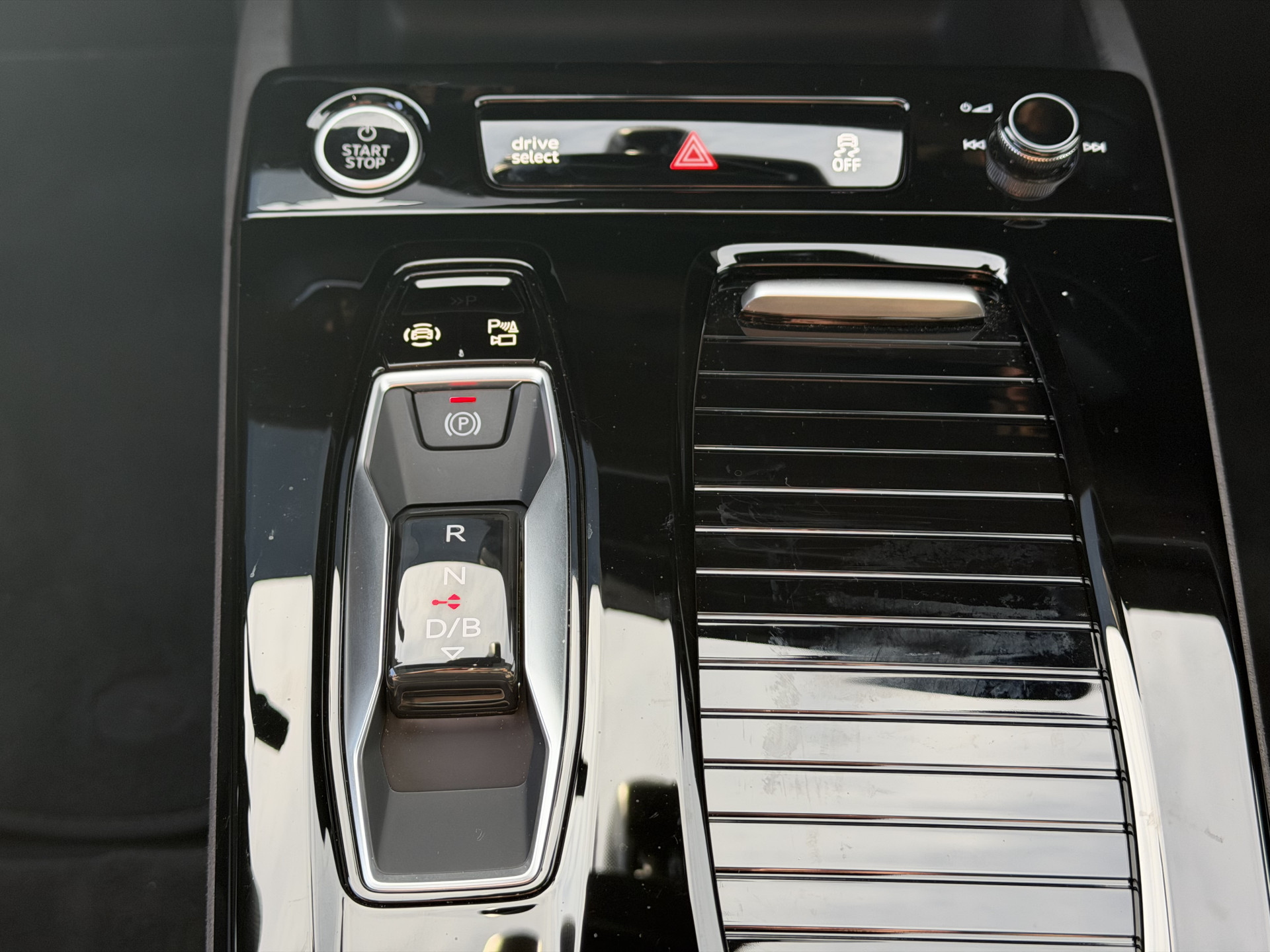 Hoofdafbeelding Audi A6 Avant e-tron