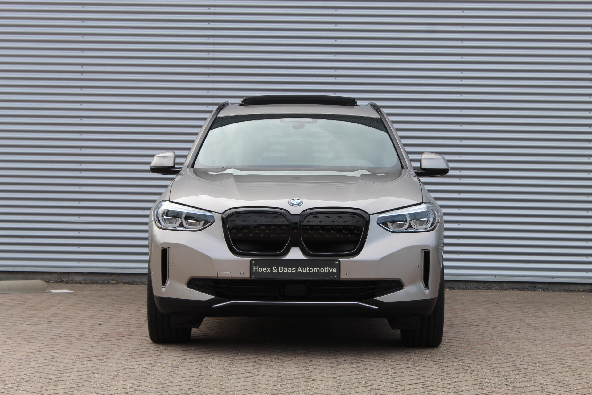 Hoofdafbeelding BMW iX3