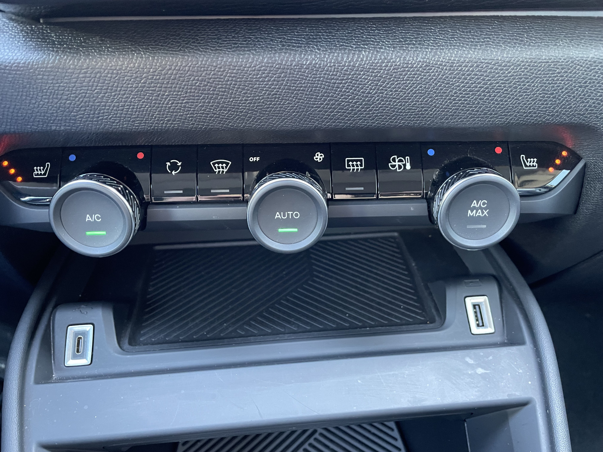 Hoofdafbeelding Citroën ë-C4