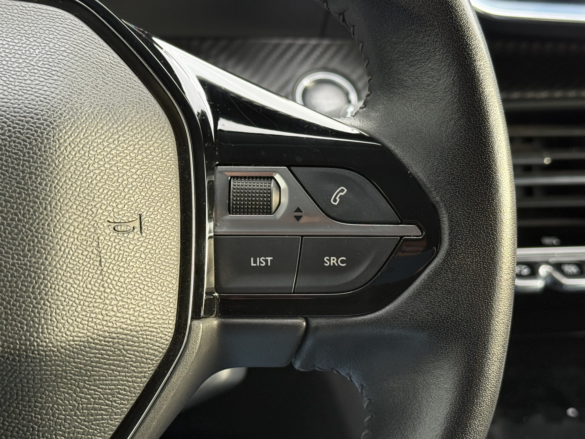 Hoofdafbeelding Peugeot e-208