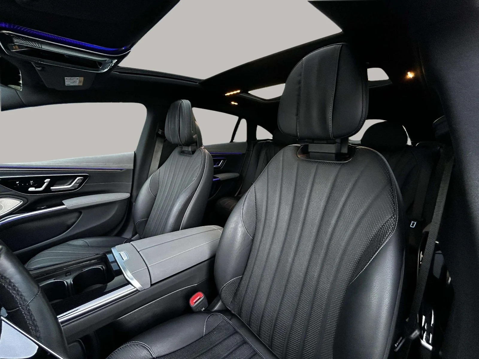 Mercedes-Benz-EQS-image-10