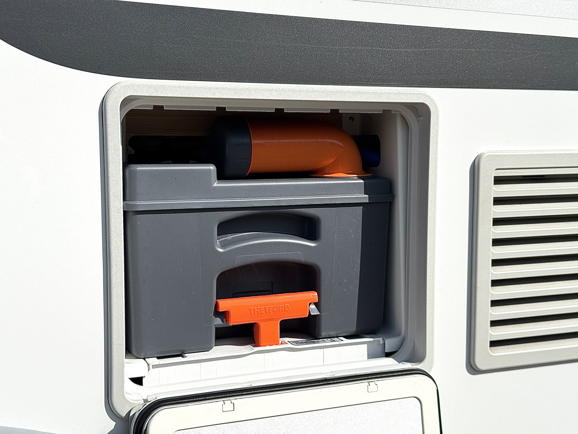 Hoofdafbeelding Adria CORAL 670 SL