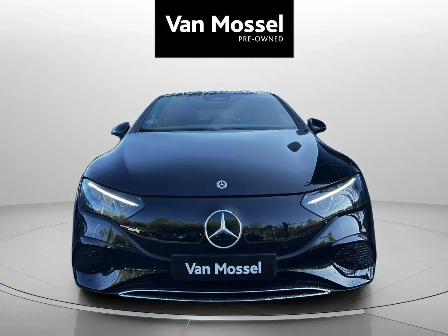 Mercedes-Benz-EQE-image-1