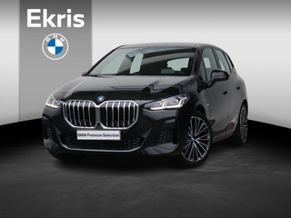 BMW 2-serie Active Tourer 230e xDrive M Sport/ Glazen Panoramadak/ Elektrisch verstelbare en verwarmbare stoelen/ Head-Up/ Harman Kardon
