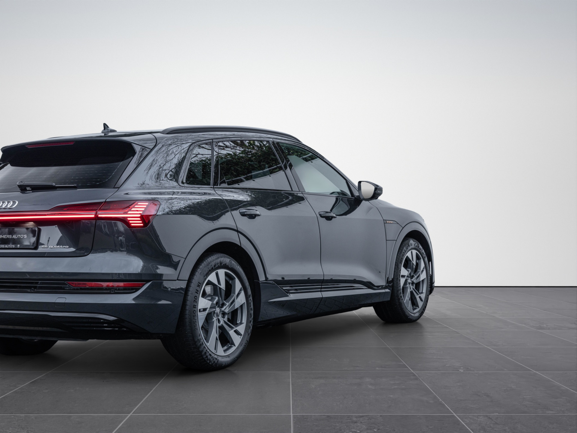 Hoofdafbeelding Audi e-tron