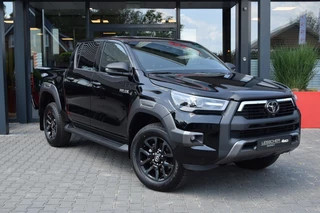 Toyota Hilux 2.8 D-4D DUBBEL CABIN INVINCIBLE A/T BE TREKKER 5 SITZ VAN