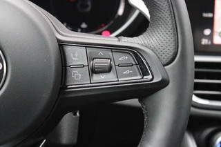 Alfa Romeo Giulia Alfa Romeo Giulia 2.0 T 280PK GME AWD VELOCE | ROSSO ETNA | SPERDIFFERENTIEEL Q4 | HARMAN KARDON BEAUTIFUL SOUND PACK 900W INCLUSIEF LEDEREN DASHBOARD | ALARM SYSTEEM | RIJASSISTENPAKKET | DODEHOEK DETECTIE | ELEKTRISCH BEDIENBARE VOORSTOELEN MET GEHEUGEN FUNCTIE | LEDEREN BEKLEDING | ZWARTE HEMELBEKLEDING | FULL LED MATRIX KOPLAMPEN | NAVIGATIE | APPLE CARPLAY/ANDROID AUTO | PARKEERSENSOREN VOOR EN ACHTER | 19