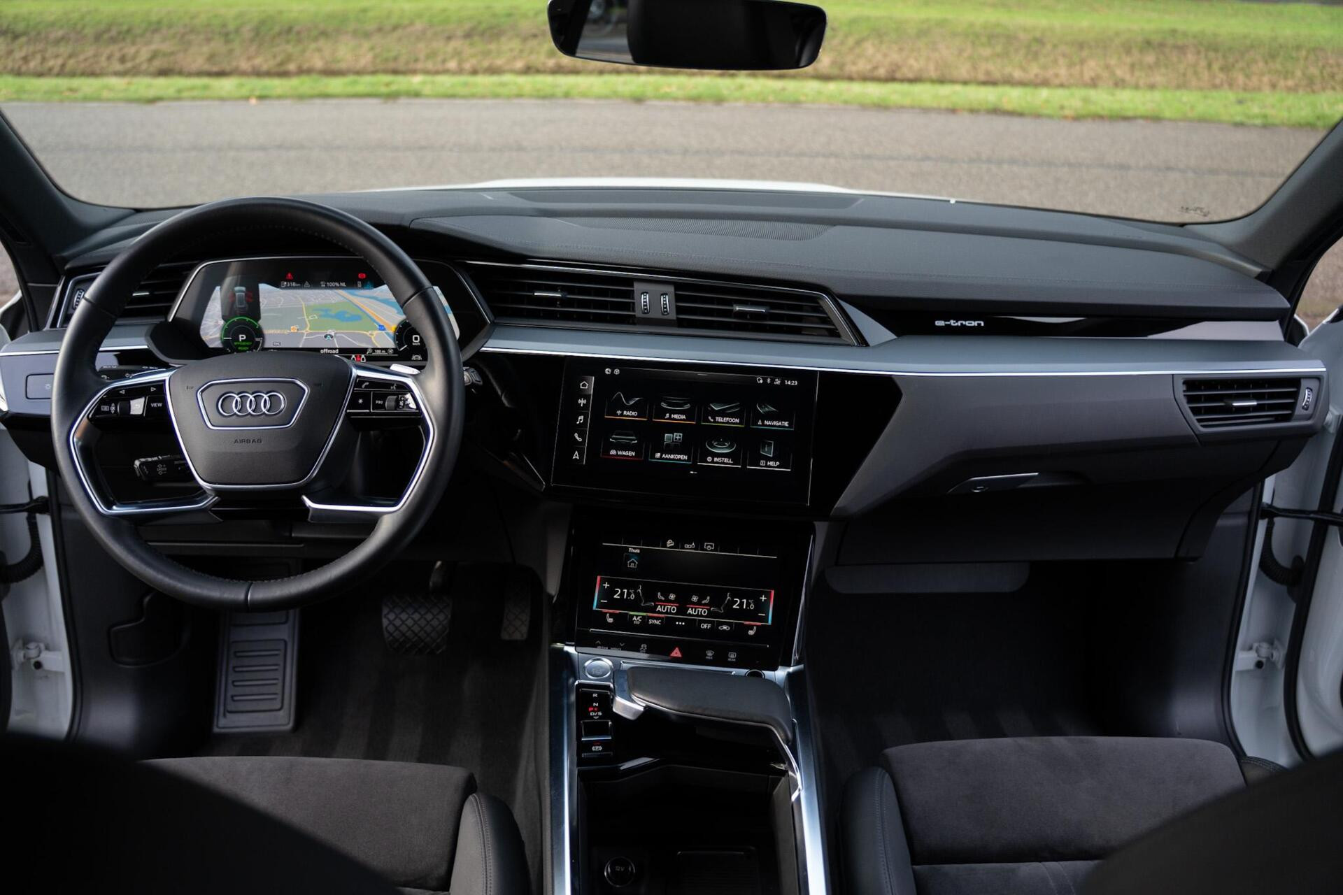 Hoofdafbeelding Audi e-tron