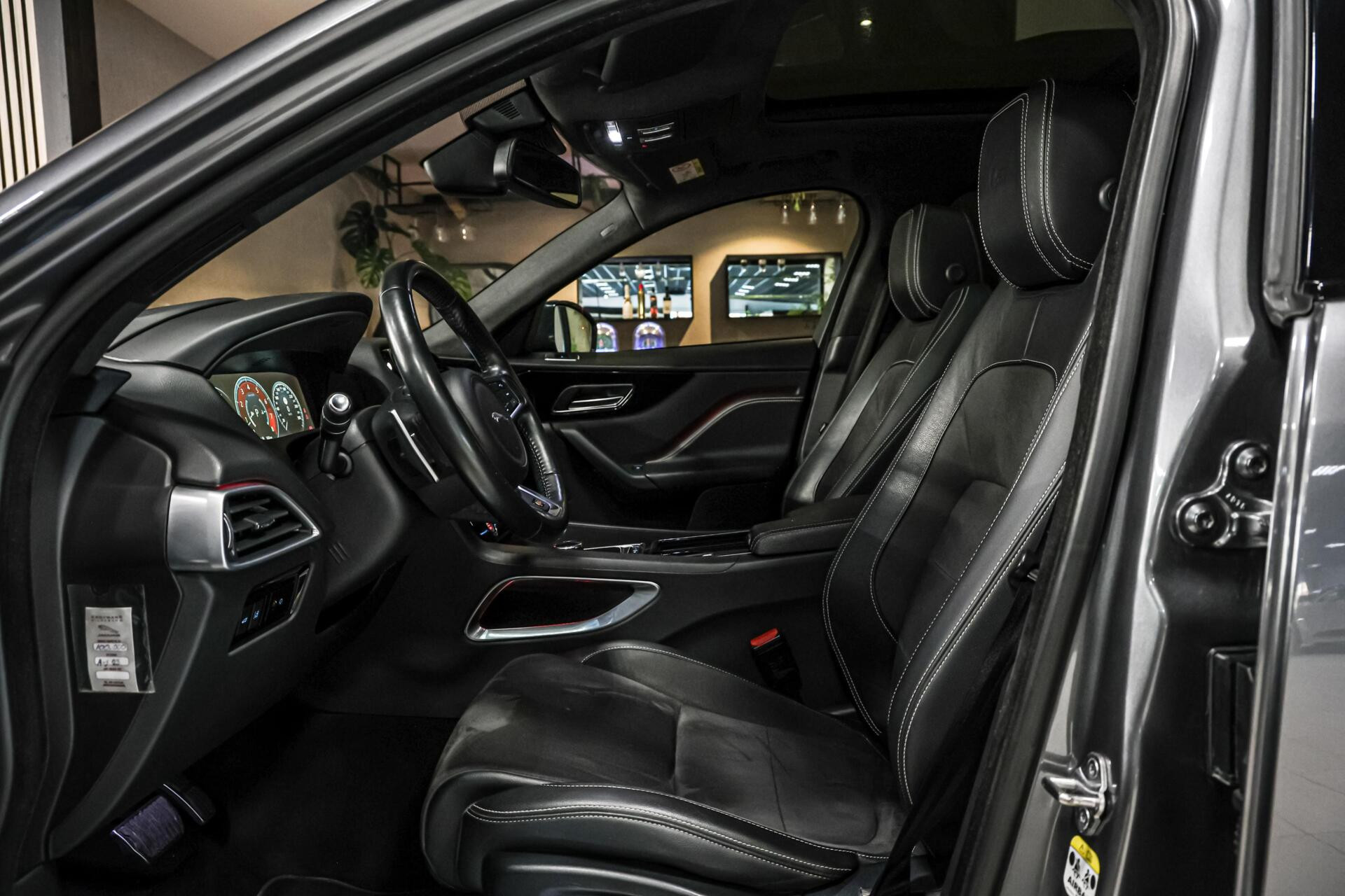 Hoofdafbeelding Jaguar F-PACE