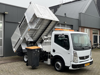 Hoofdafbeelding Renault Maxity Renault Maxity Trucks 150.35/6 3.0 L2 Veegvuilkipper zijlader voor containers Airco Werkverlichting Kipper Open laadbak Pick-up P-up Vuilniswagen Vuilnisauto Zijbelader Vuilnis Ex overheid