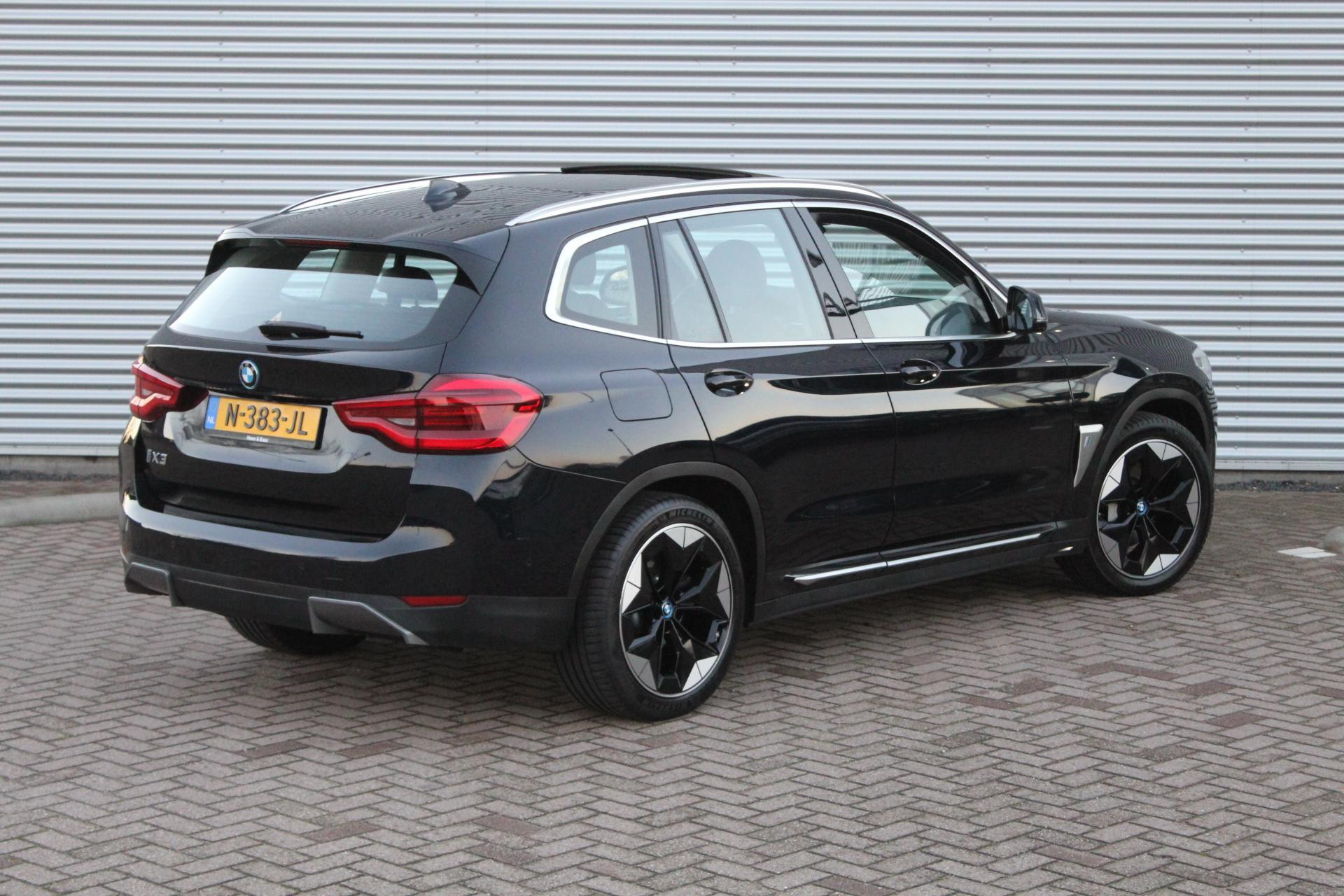 Hoofdafbeelding BMW iX3