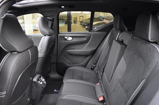 Volvo EX40 Volvo EX40 Twin Motor Ultra Black Edition 442pk/82kWh | Trekhaak | Pixel Le - afbeelding nr 13