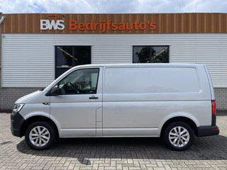 Volkswagen Transporter 2.0 TDI 150pk L1H1 DSG automaat Comfortline / rijklaar € 18.950 ex btw / lease vanaf € 486 / airco / cruise / navi / pdc achter / achterklep / lichtmetalen velgen !