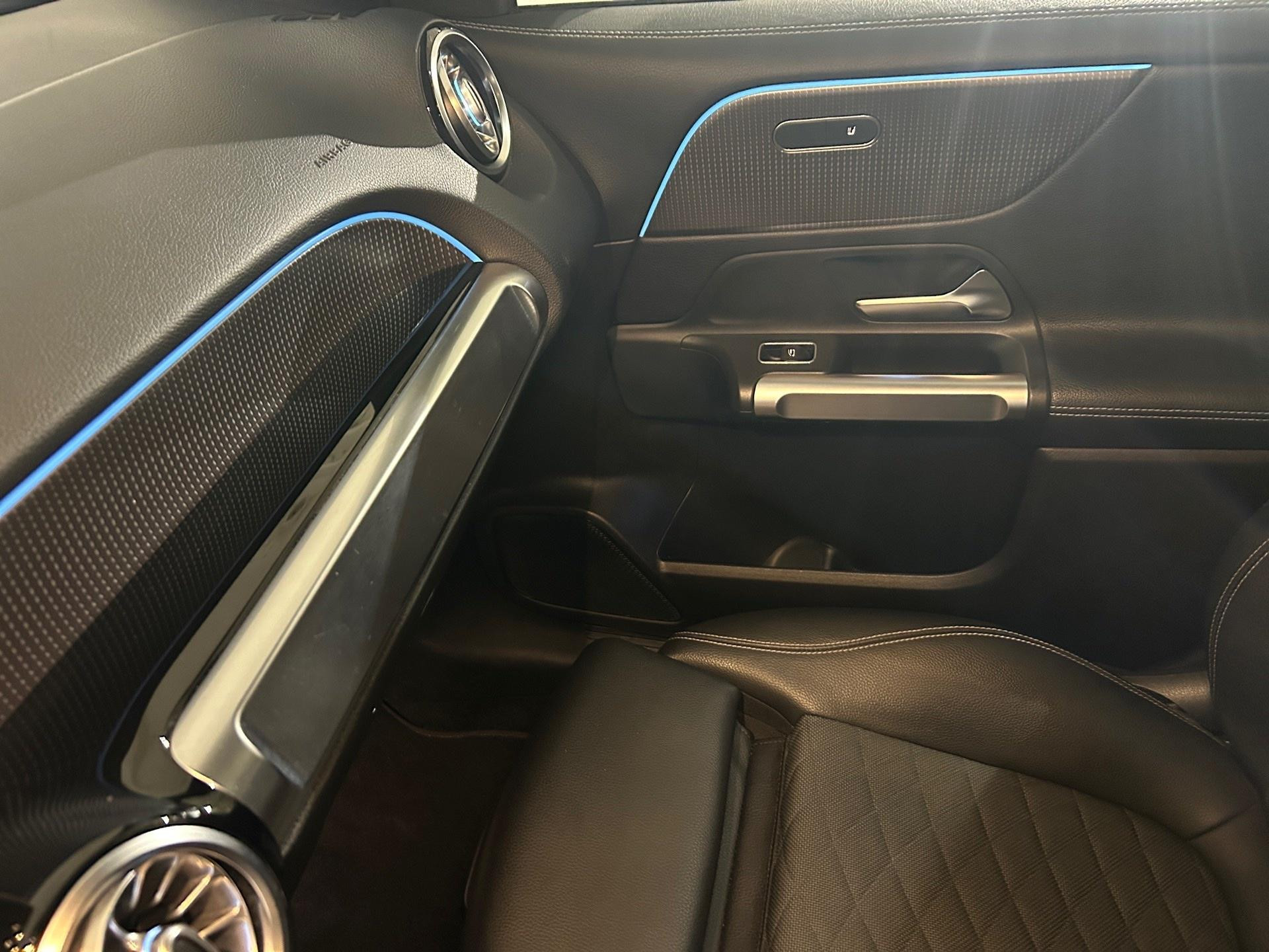 Mercedes-Benz-GLB-image-8