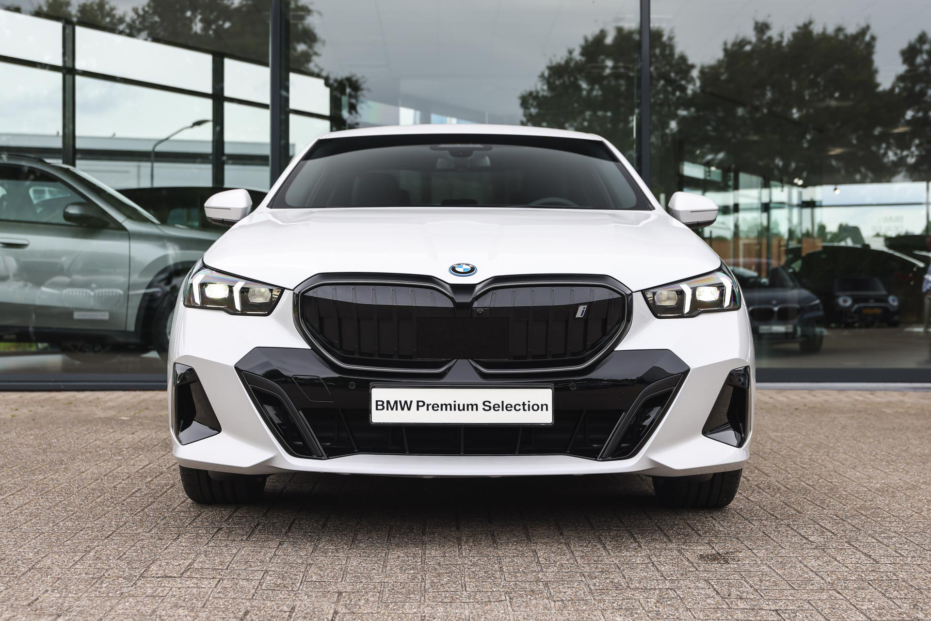 Hoofdafbeelding BMW i5