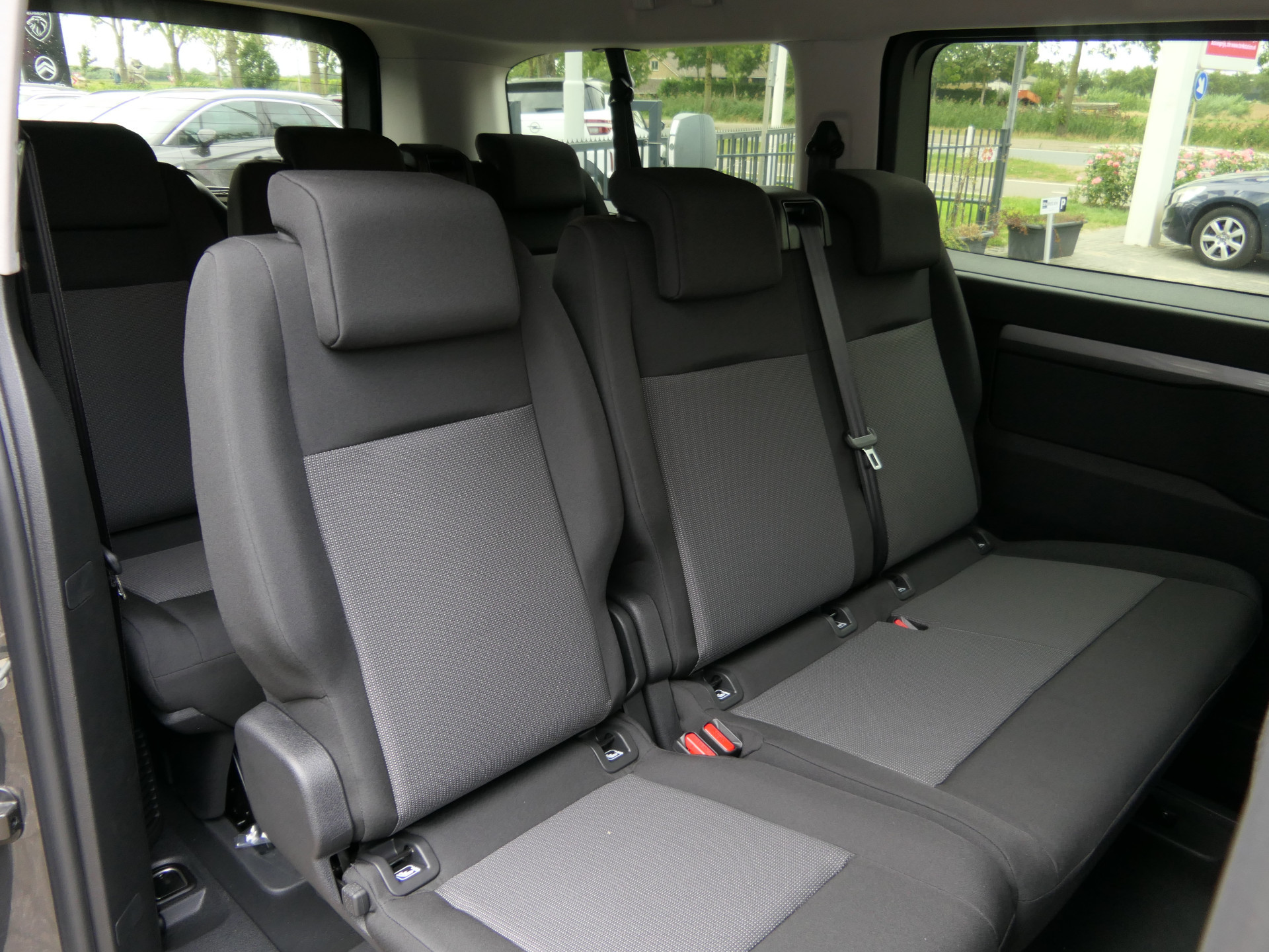 Hoofdafbeelding Peugeot e-Traveller