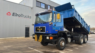 MAN 26.332 (6X6 / BIG AXLE / GRAND PONT / LAMES / POMPE MANUELLE / MANUAL PUMP) EL24496