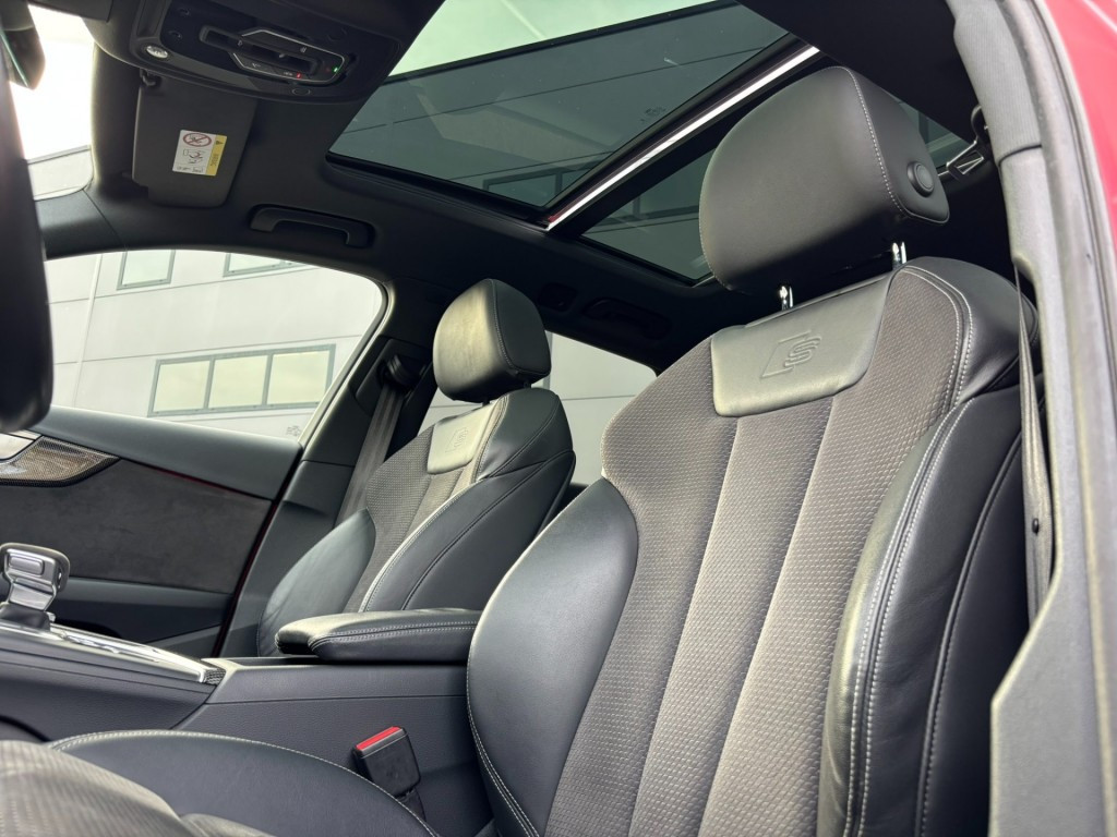 Hoofdafbeelding Audi S4