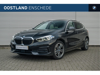 BMW 1 Serie 118i Sport Line Automaat / Sportstoelen / LED / Airconditioning / Cruise Control / PDC / Live Cockpit Professional