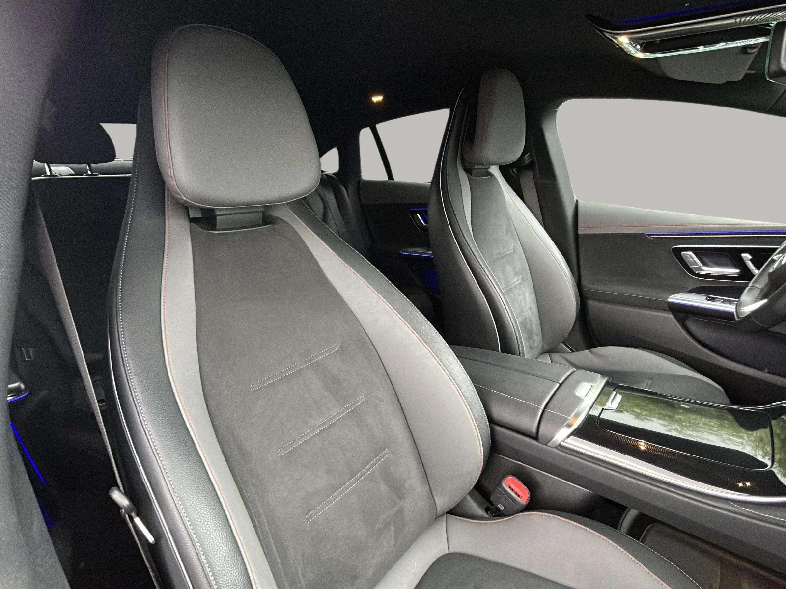 Mercedes-Benz-EQE-image-14