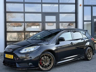Ford Focus Wagon 2.0 EcoBoost ST-3 250PK+ / MAXTON / LUXE /L