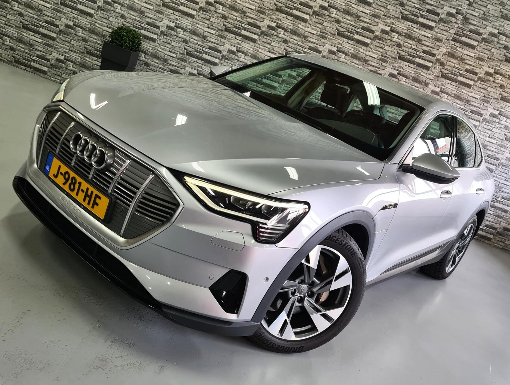 Hoofdafbeelding Audi e-tron