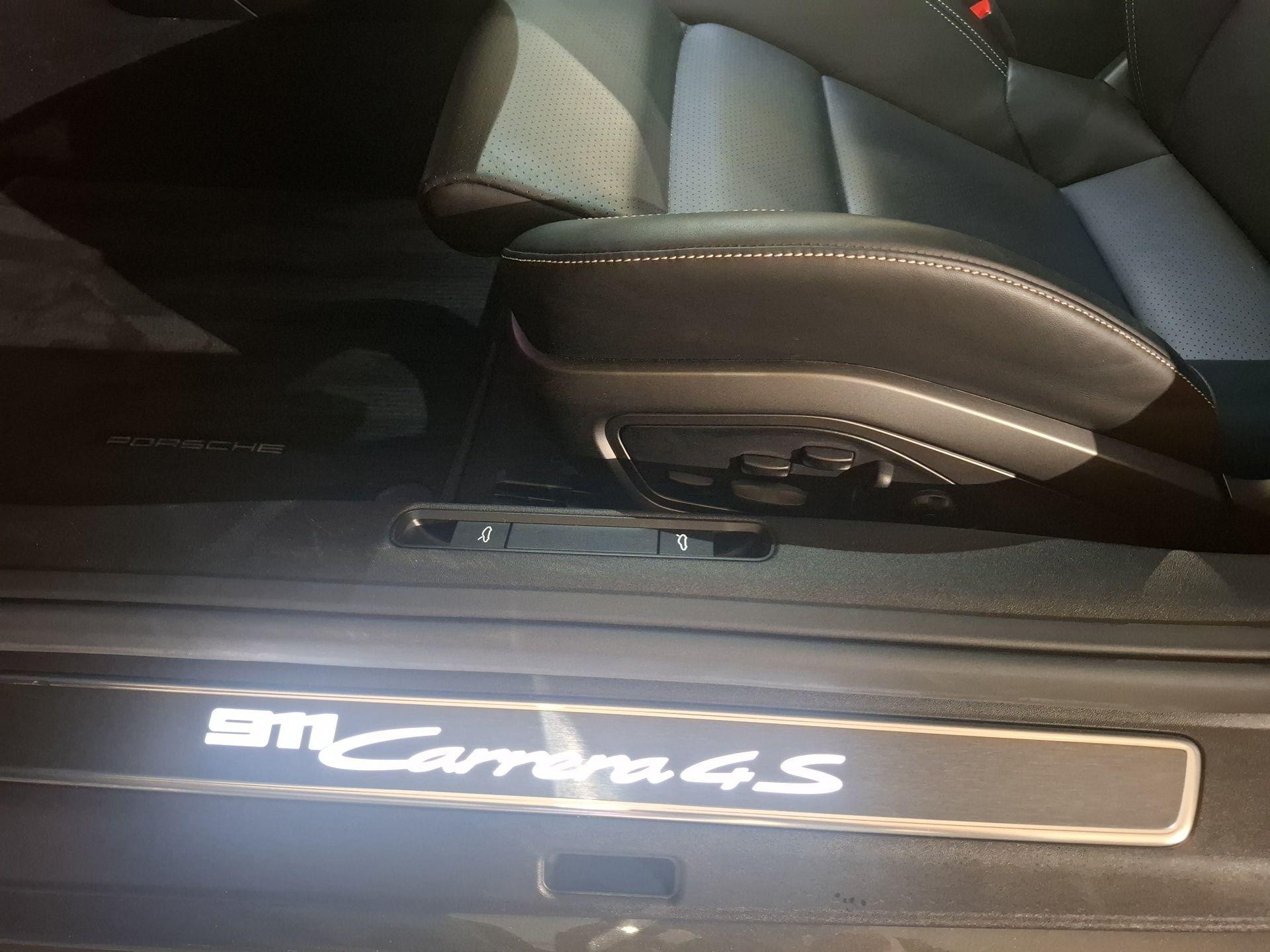 Porsche-911-image-12