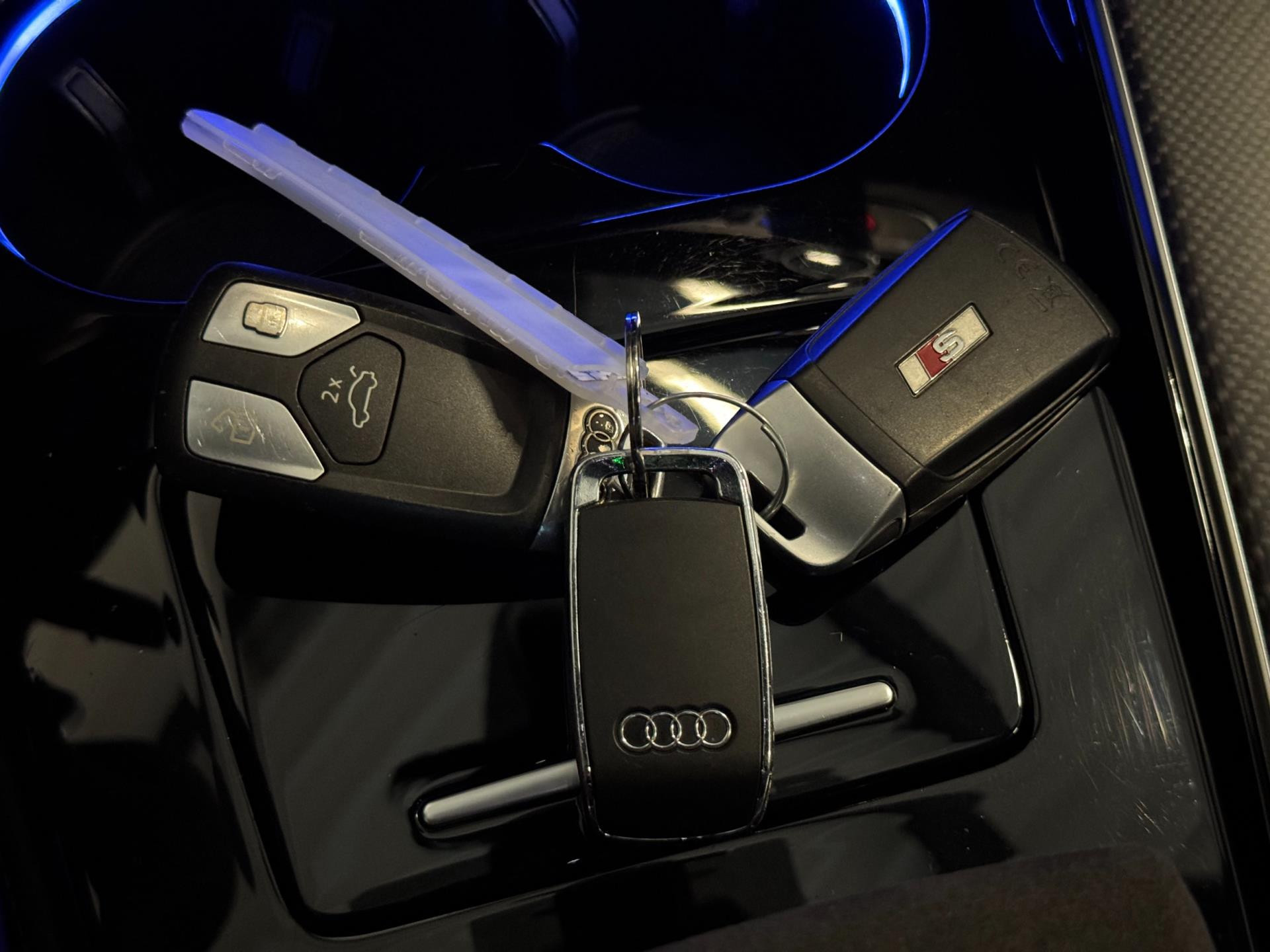 Hoofdafbeelding Audi S4