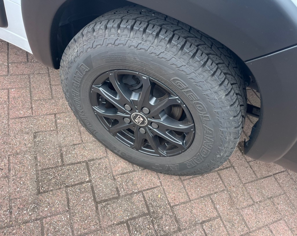 Hoofdafbeelding Adria Twin 640 Slb Plus Enkele Bedden 2x Airco