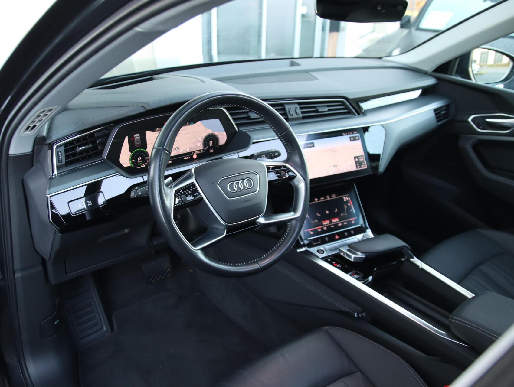 Hoofdafbeelding Audi e-tron