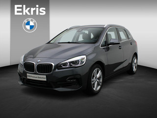 BMW 2 Serie Active Tourer 218i High Executive | Sportline | Parking Pack | Trekhaak | Achteruitrijcamera | Sportstoelen | Head-Up Display | 17''