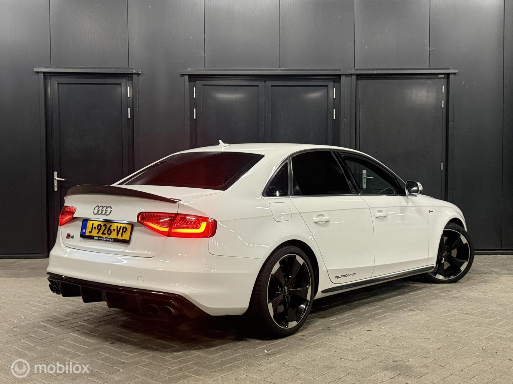 Hoofdafbeelding Audi S4