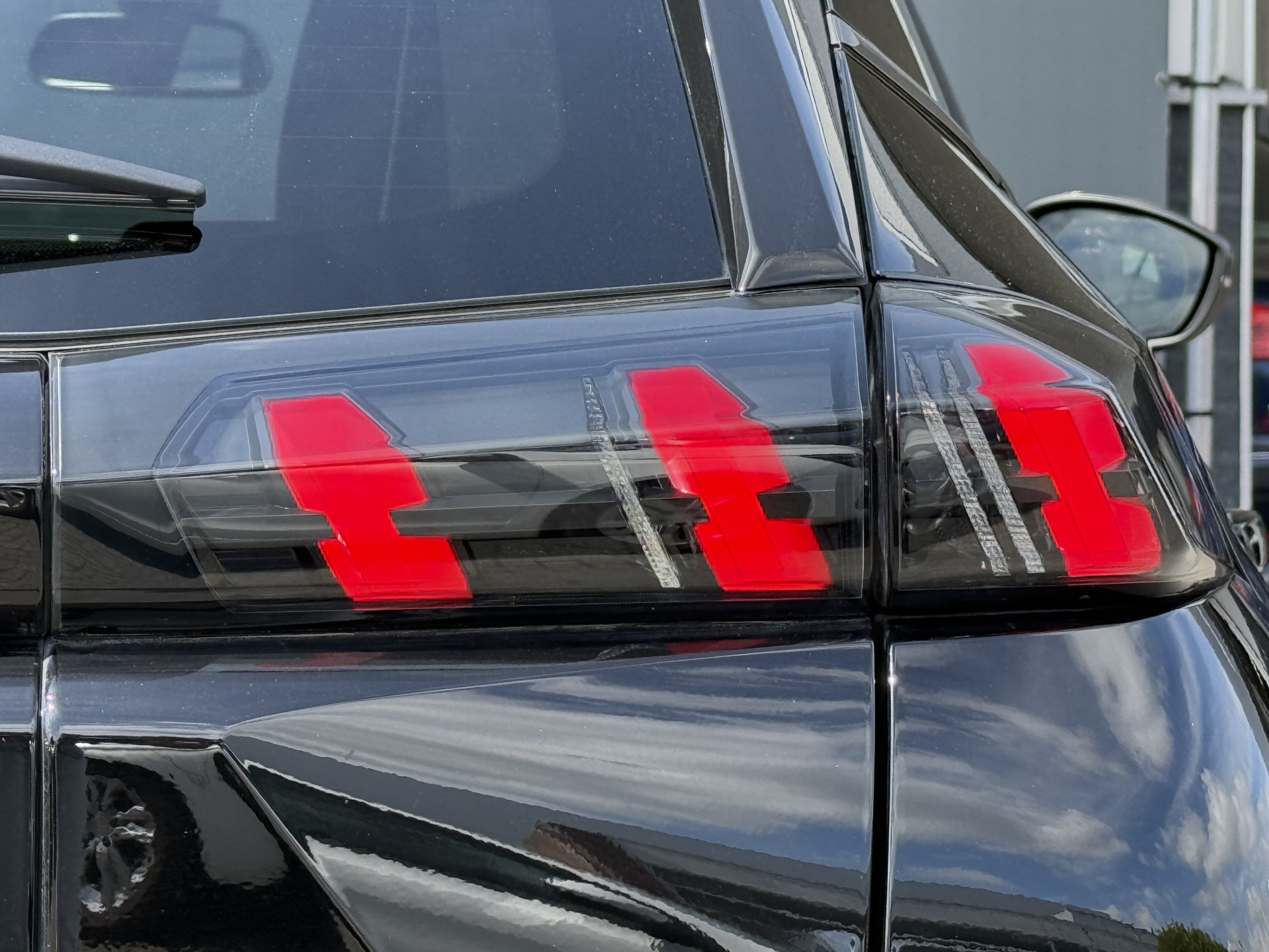 Hoofdafbeelding Peugeot e-2008