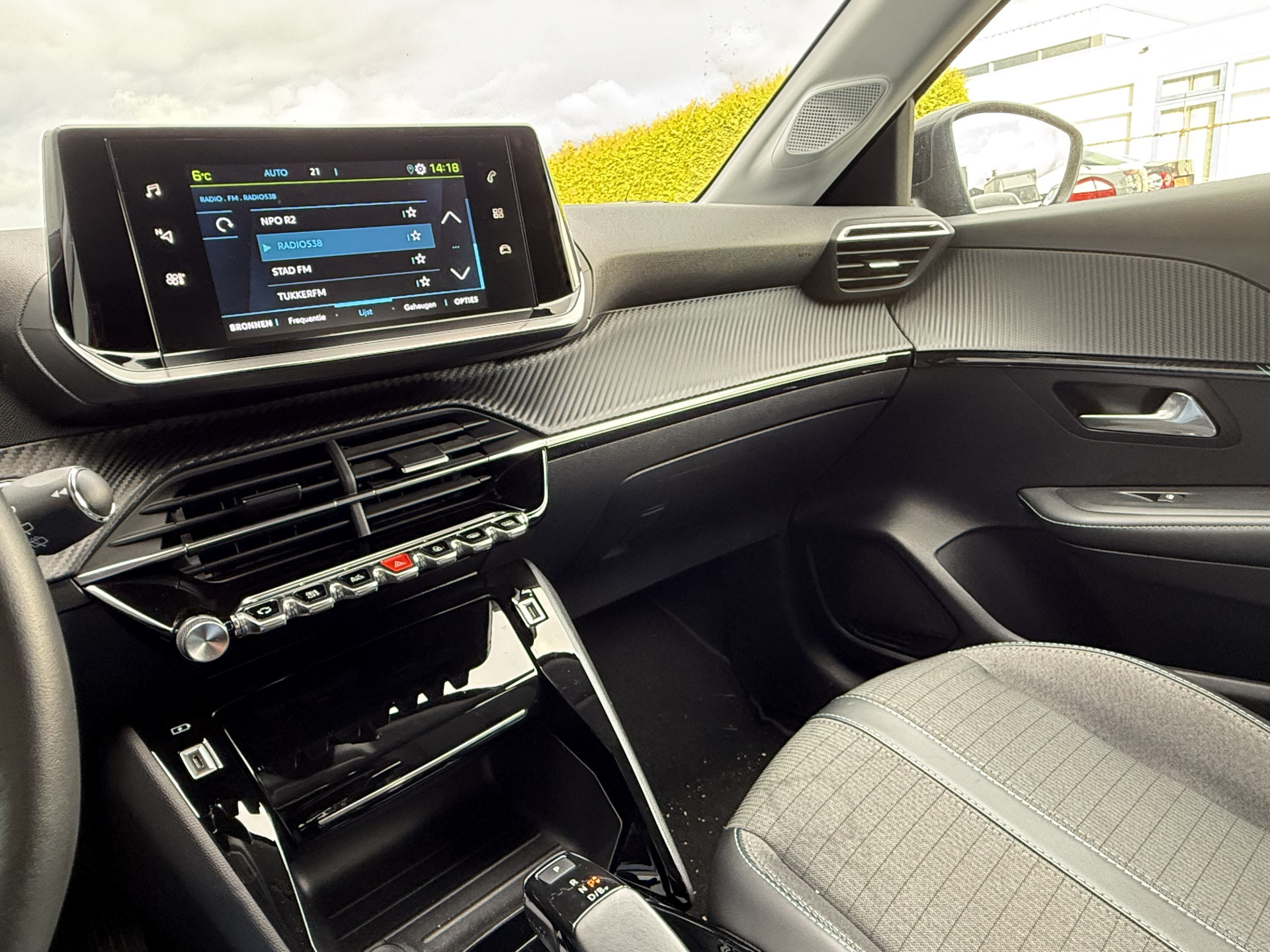 Hoofdafbeelding Peugeot e-208