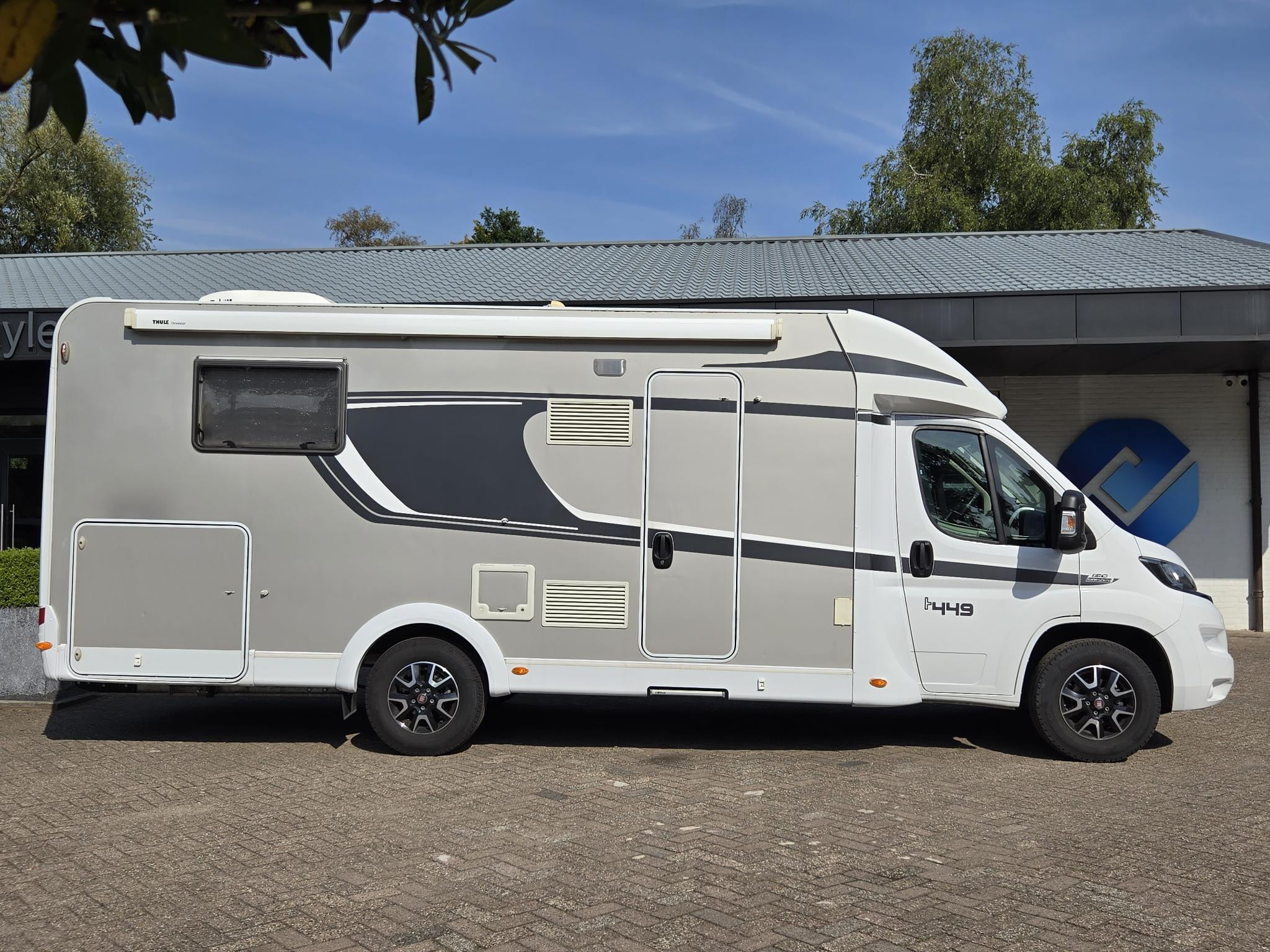 Hoofdafbeelding Carado T 449