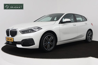 BMW 1-serie 118i Executive Edition (SFEERVERLICHTING, ACHTERUITRIJCAMERA, CRUISE CONTROL, PARKEERSENSOREN, NL-AUTO)