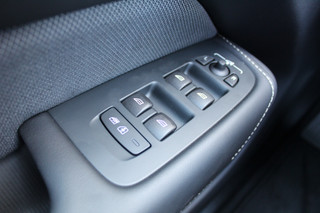 Volvo XC60 Volvo XC60 2.0 T6 Plug-in hybrid AWD Plus Black Edition | Panoramadak | H&K | 360 camera | Winterpack - afbeelding nr 23