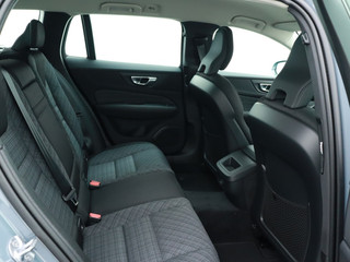 Volvo V60 Volvo V60 2.0 B3 Core | Adaptive Cruise | Navi | El. Achterklep - afbeelding nr 13