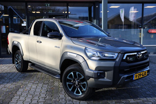 Toyota Hilux 2.8 D-4D X-TRA CAB INVINCIBLE A/T 4WD VAN ( INCL. DIV. ASS. )