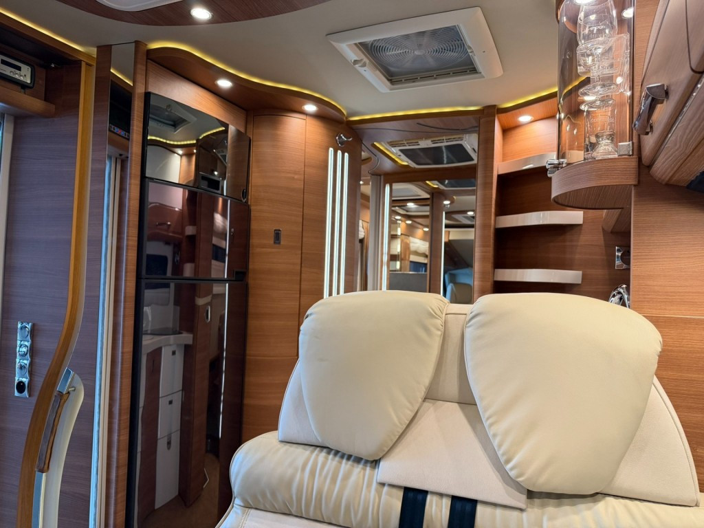 Hoofdafbeelding Carthago Chic C-line 5.0 Qb Suite 180pk Automaat