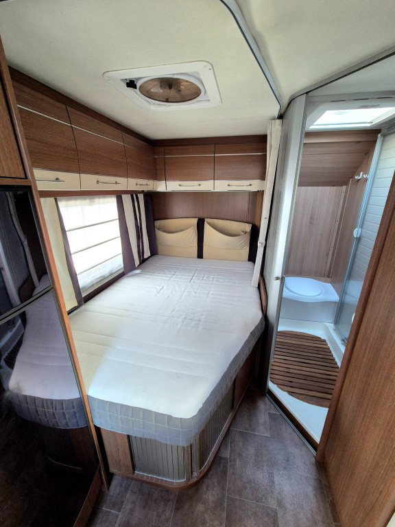 Hoofdafbeelding Bürstner Aviano I684 Zeer Complete Camper