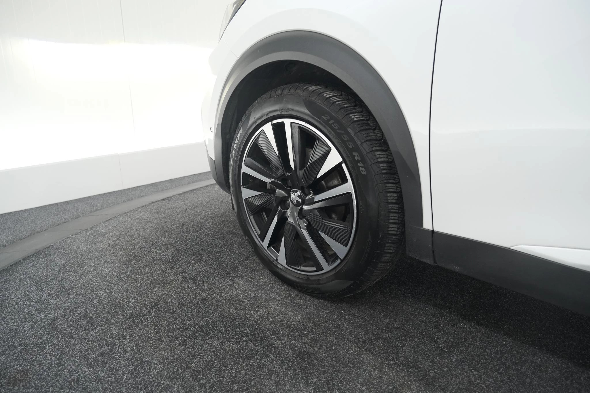 Hoofdafbeelding Peugeot e-2008